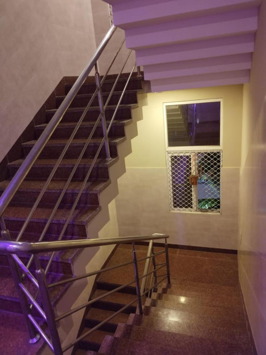 Hotel Greenland Luxury Puri Esterno foto
